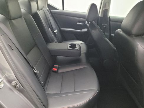 Used 2023 Nissan Sentra SR w/ SR Premium Package FWD image 19
