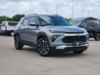 Used 2024 Chevrolet TrailBlazer LT w/ LT Cold Weather Package FWD video 3