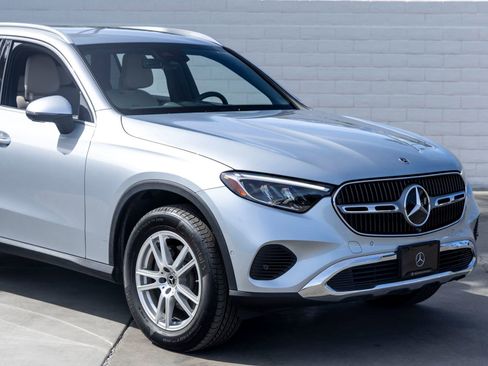 Used 2023 Mercedes-Benz GLC 300 image 3
