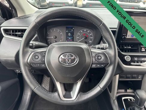Used 2025 Toyota Corolla Cross LE image 15
