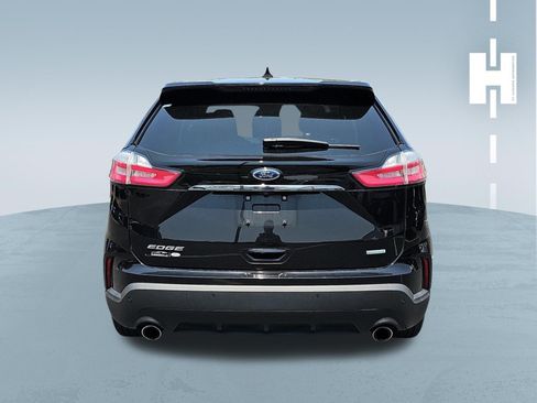 Used 2020 Ford Edge SE FWD image 4