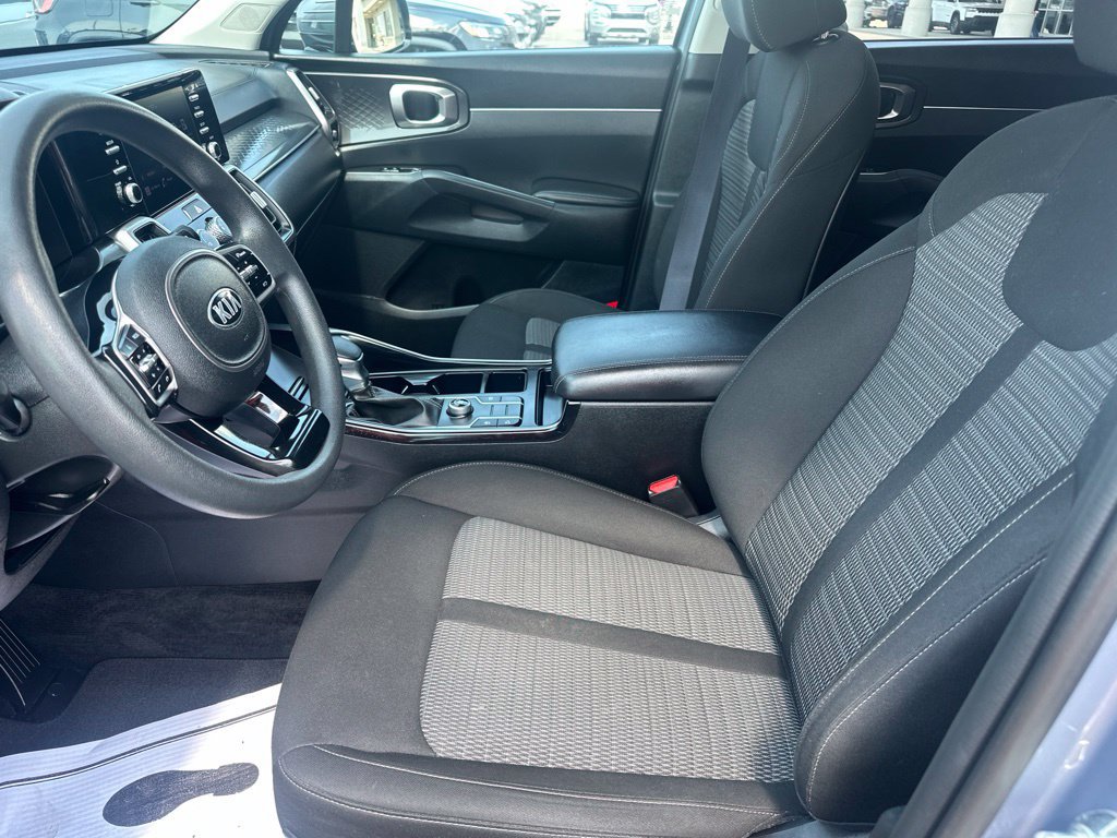 Used 2021 Kia Sorento LX FWD image 11