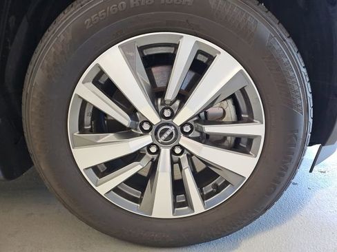 Used 2025 Nissan Pathfinder SL AWD/4WD image 28