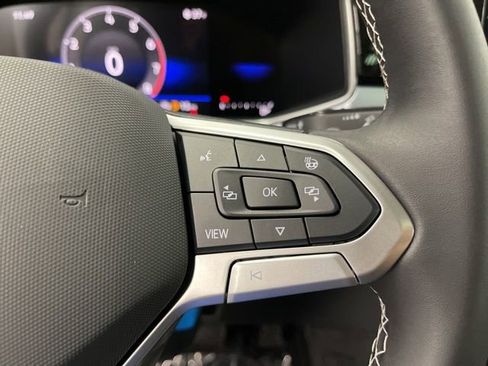 New 2026 Volkswagen Taos SE image 17