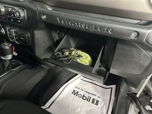 Used 2021 Jeep Wrangler Unlimited Sport image 24