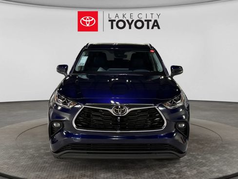 New 2026 Toyota Highlander Limited AWD/4WD image 10