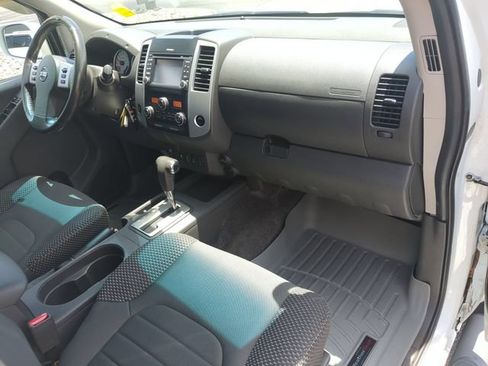 Used 2018 Nissan Frontier PRO-4X AWD/4WD image 35