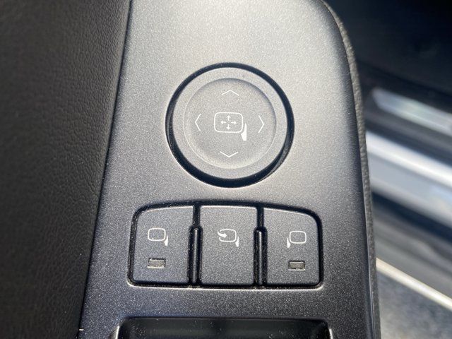 Used 2019 GMC Yukon XL SLT w/ Premium Edition AWD/4WD image 21