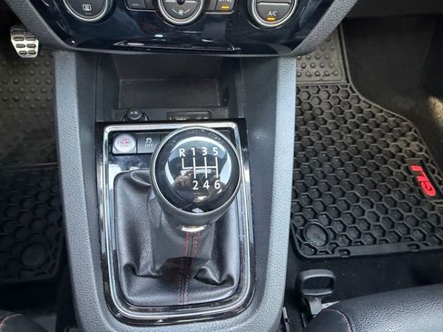 Used 2017 Volkswagen Jetta GLI FWD image 14