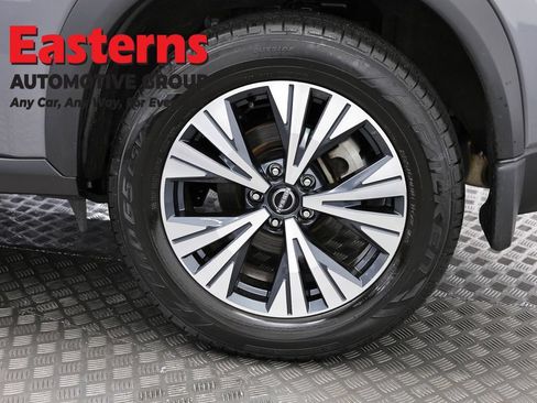 Used 2023 Nissan Rogue SV AWD/4WD image 33