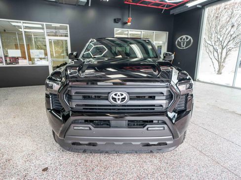 Certified 2025 Toyota Tacoma SR5 image 7