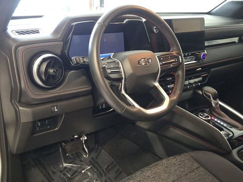 Used 2024 Chevrolet Colorado Z71 w/ Z71 Convenience Package 2 image 19