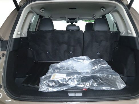 Certified 2025 Nissan Rogue SV image 29