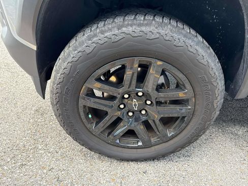 Used 2025 Chevrolet Colorado Trail Boss AWD/4WD image 4