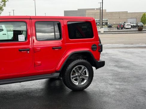 Used 2021 Jeep Wrangler Unlimited Sahara w/ Uconnect 4C Nav & Sound Group AWD/4WD image 8