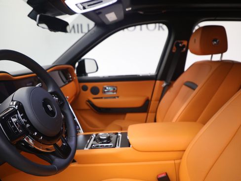 Certified 2026 Rolls-Royce Cullinan AWD/4WD image 18
