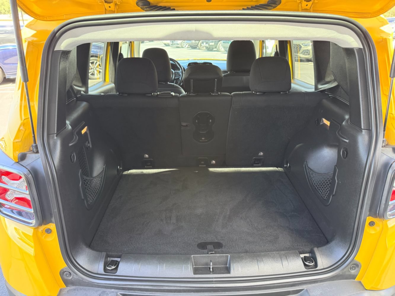 Used 2017 Jeep Renegade Altitude AWD/4WD image 27