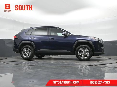 Used 2025 Toyota RAV4 XLE AWD/4WD image 36
