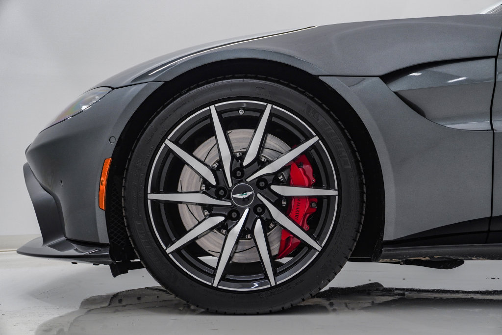 Used 2019 Aston Martin V8 Vantage Coupe RWD image 15