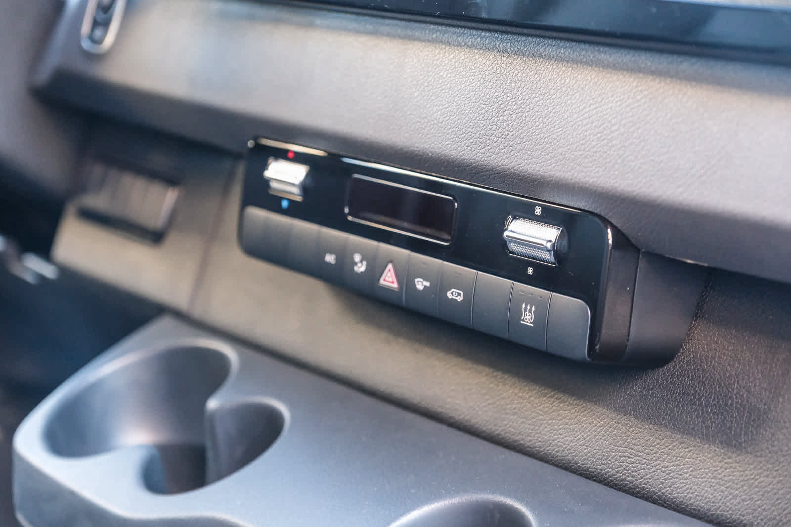 New 2025 Mercedes-Benz eSprinter 170 Cargo image 19
