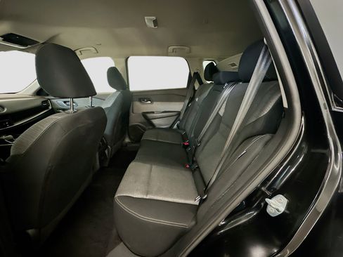 Used 2023 Nissan Rogue SV image 28