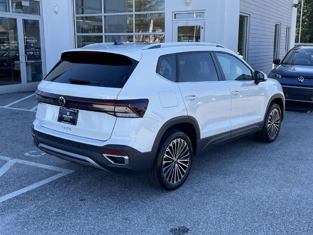 Certified 2026 Volkswagen Taos SE FWD image 8