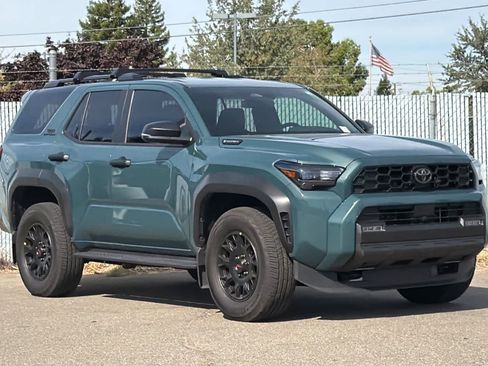 Used 2025 Toyota 4Runner TRD Off-Road AWD/4WD image 7