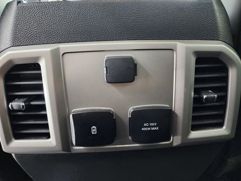 Used 2019 Ford F350 Lariat w/ Chrome Package image 40