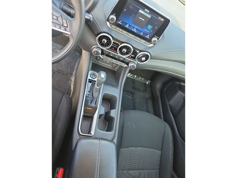Used 2024 Nissan Sentra SV FWD image 10