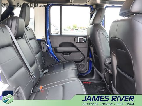 Used 2020 Jeep Wrangler Unlimited Sahara AWD/4WD image 11