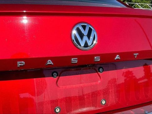 Used 2021 Volkswagen Passat 2.0T SE FWD image 23