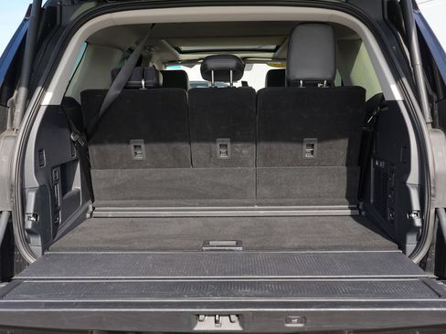 Used 2025 Ford Expedition Platinum AWD/4WD image 28