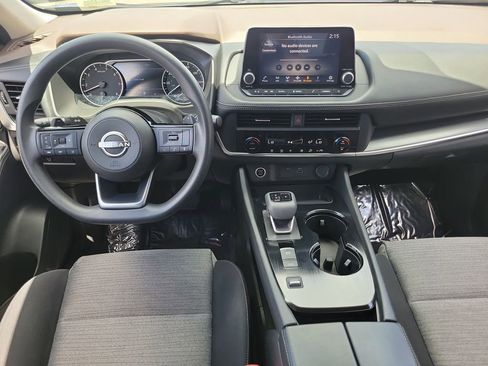 Used 2023 Nissan Rogue SV FWD image 4