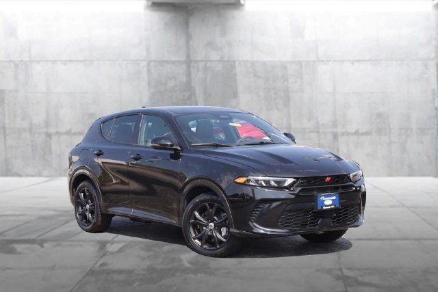 Used 2024 Dodge Hornet R/T Plus w/ R/T Blacktop Package AWD/4WD image 2