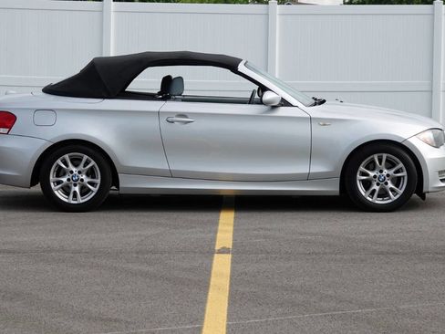Used 2009 BMW 128i Convertible RWD image 26