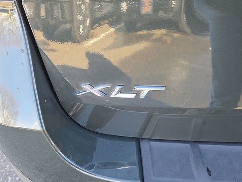 Used 2022 Ford Explorer XLT w/ Equipment Group 202A image 34