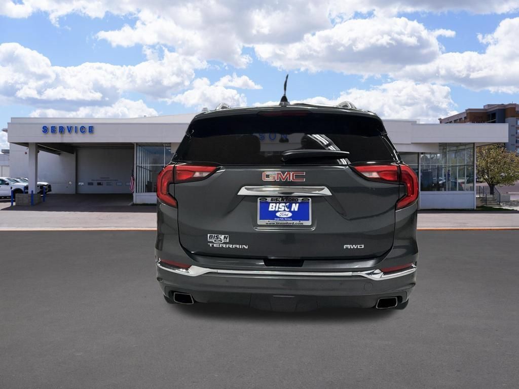Used 2019 GMC Terrain Denali w/ GMC Pro Grade Package AWD/4WD image 4