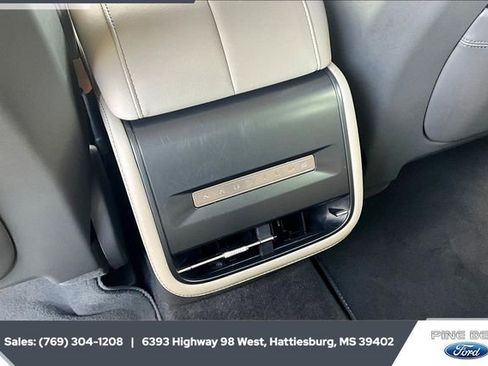 Used 2024 Lincoln Nautilus Premier image 23