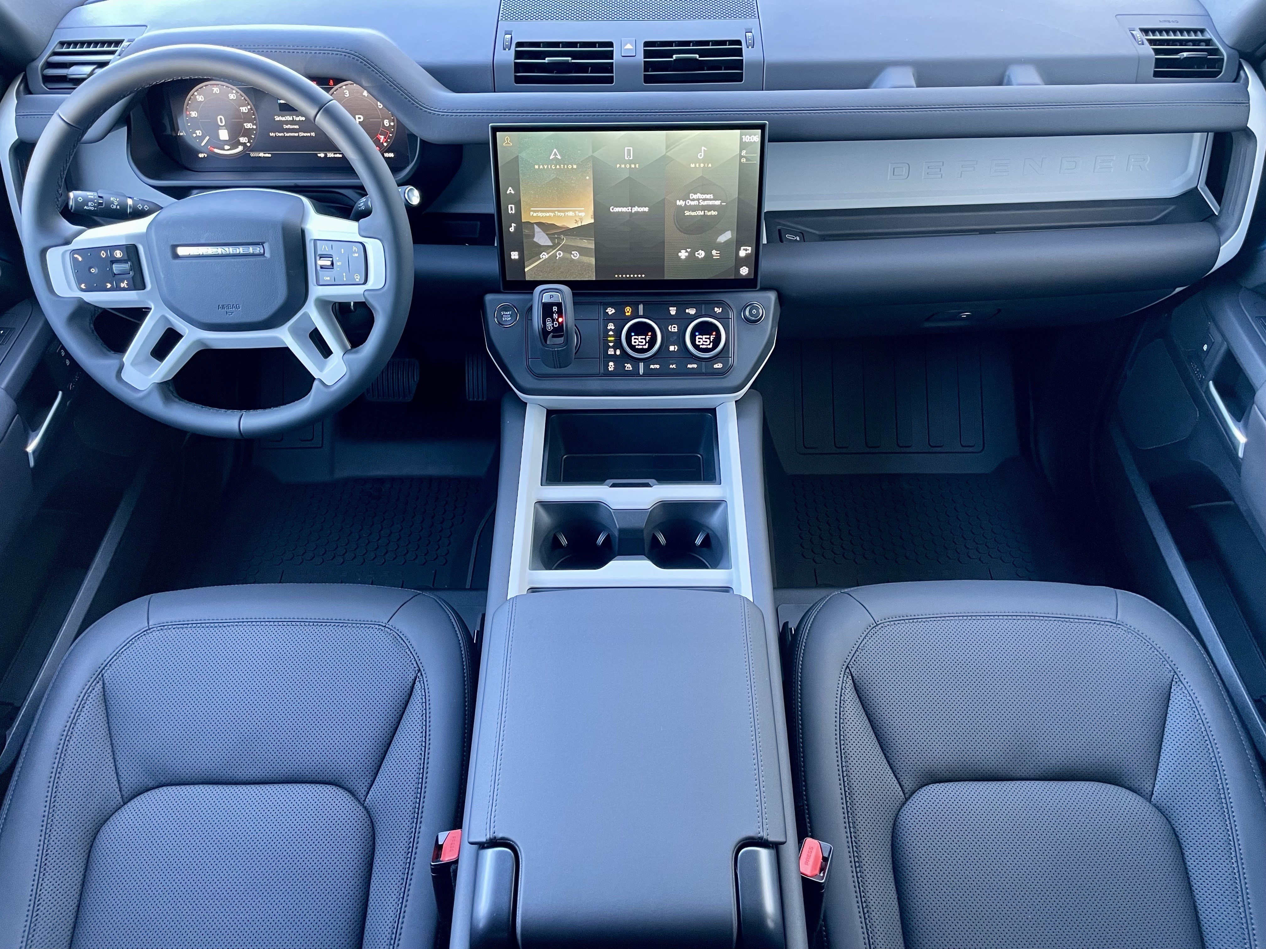 New 2026 Land Rover Defender 110 X-Dynamic SE AWD/4WD image 16
