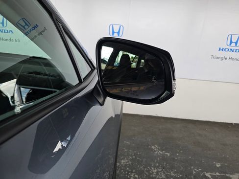 Used 2025 Toyota Corolla Cross LE FWD image 41
