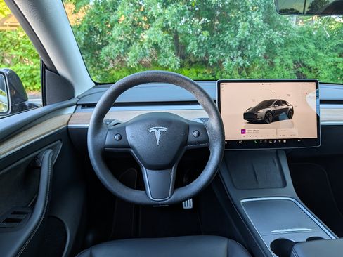 Used 2023 Tesla Model Y Performance AWD/4WD image 29