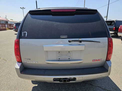 Used 2007 GMC Yukon SLT w/ SLT Preferred Equipment Group image 4
