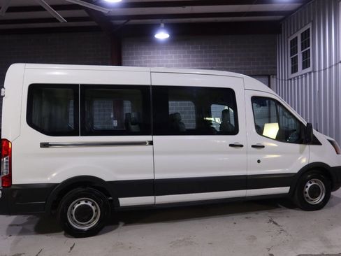 Used 2016 Ford Transit 350 XL image 6