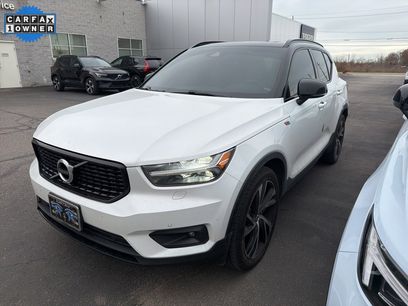 Certified 2022 Volvo XC40 T5 R-Design w/ Climate Package