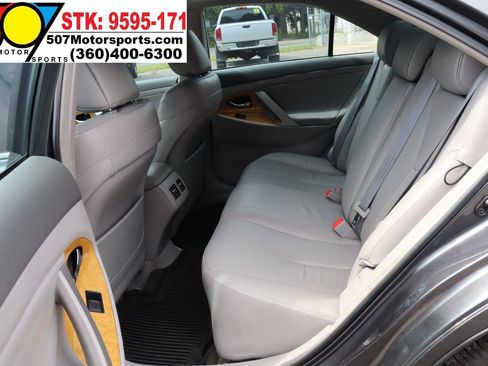 Used 2007 Toyota Camry XLE FWD image 14