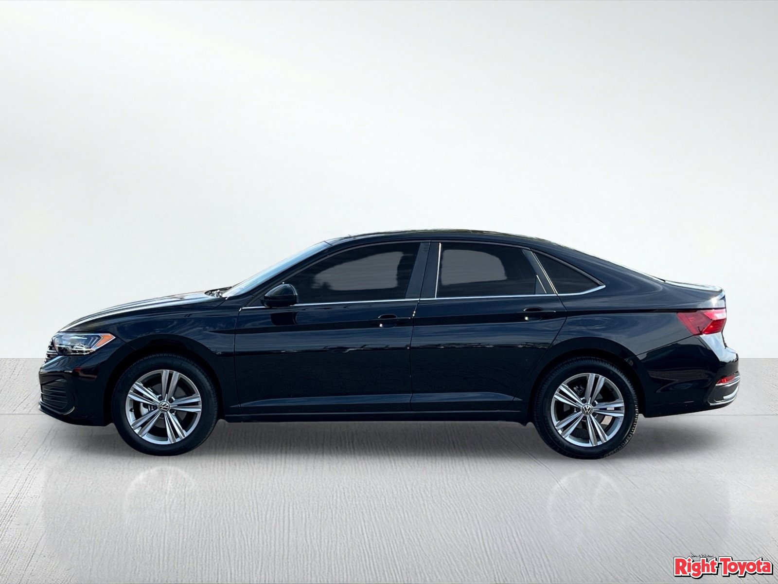 Used 2024 Volkswagen Jetta SE w/ Panoramic Sunroof Package FWD image 3