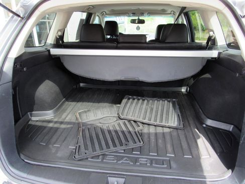 Used 2012 Subaru Outback 3.6R Limited AWD/4WD image 16