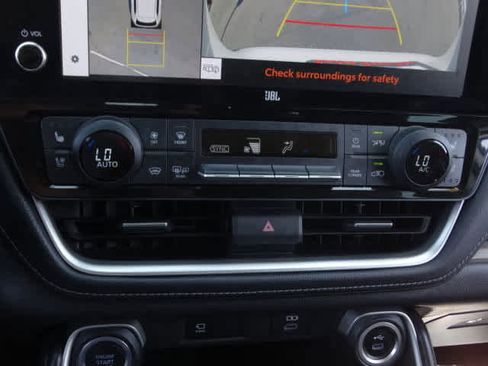 Used 2024 Toyota Grand Highlander AWD image 31
