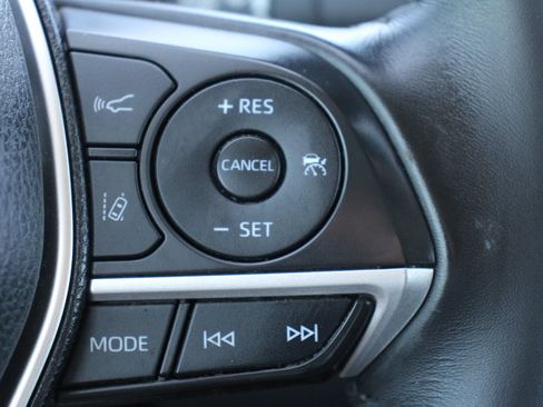 Certified 2021 Toyota Camry XLE FWD image 26