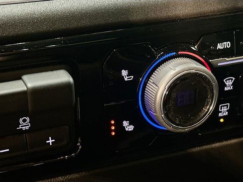 Used 2025 Chevrolet Silverado 1500 LT image 21